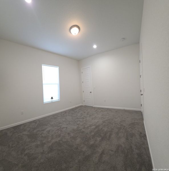 Spacious, unfurnished interior of a new home in , San Antonio (Image 27).