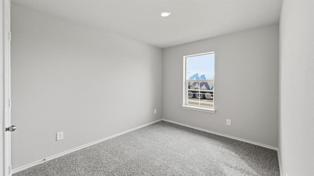 Spacious, unfurnished interior of a new home in Hickory Grove, Krum (Image 22).
