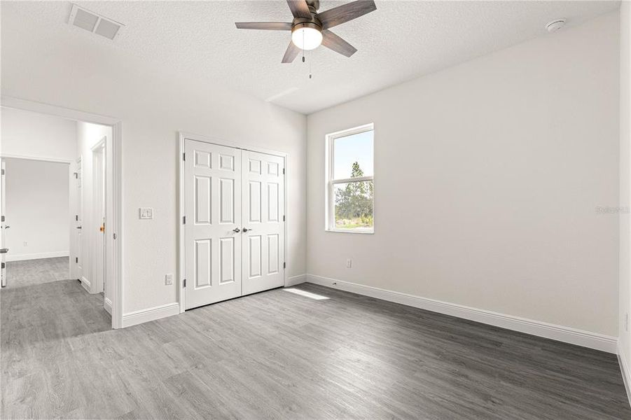 Spacious, unfurnished interior of a new home in , Dunnellon (Image 31).