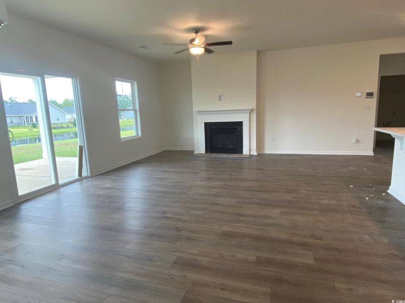 Spacious, unfurnished interior of a new home in Oak Hollow, Longs (Image 10).