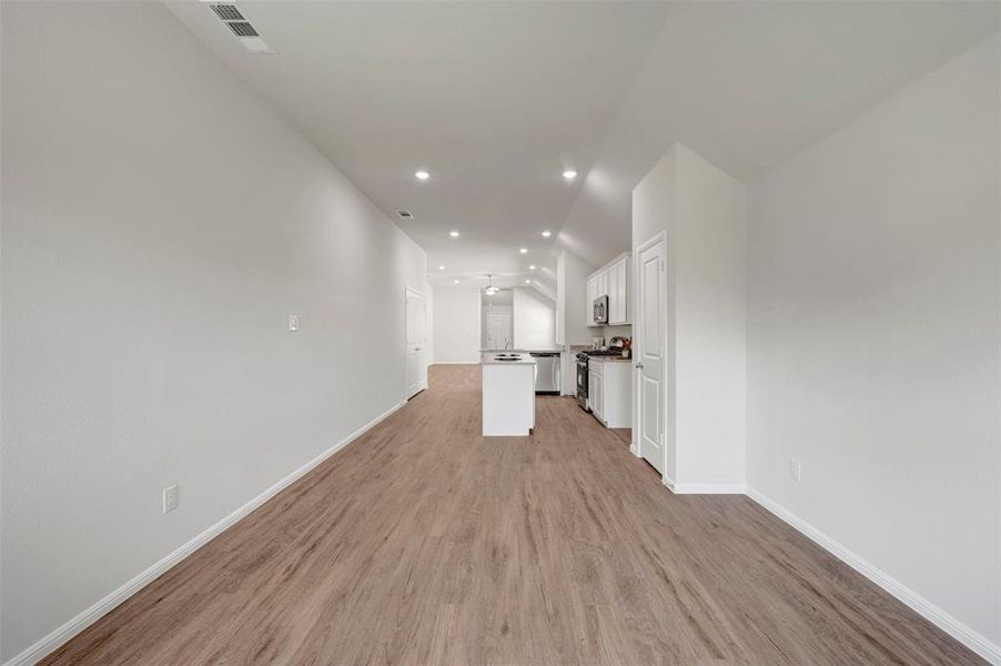 Spacious, unfurnished interior of a new home in Elevon, Lavon (Image 28).