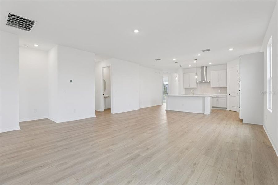 Spacious, unfurnished interior of a new home in Weslyn Park Single Family, St. Cloud (Image 34).