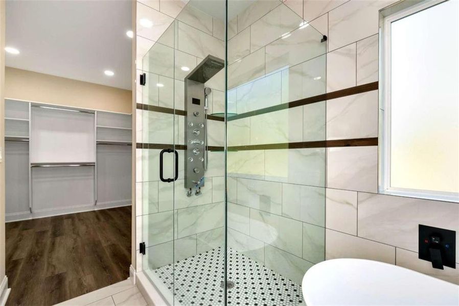 Furnished interior view inside a new home in , Jefferson (Image 8).