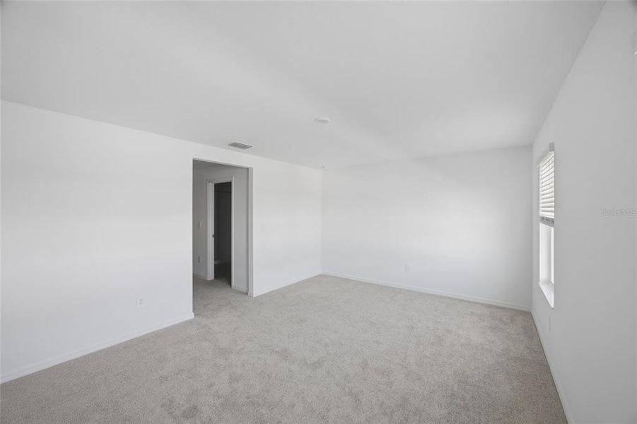Spacious, unfurnished interior of a new home in , San Antonio (Image 16).