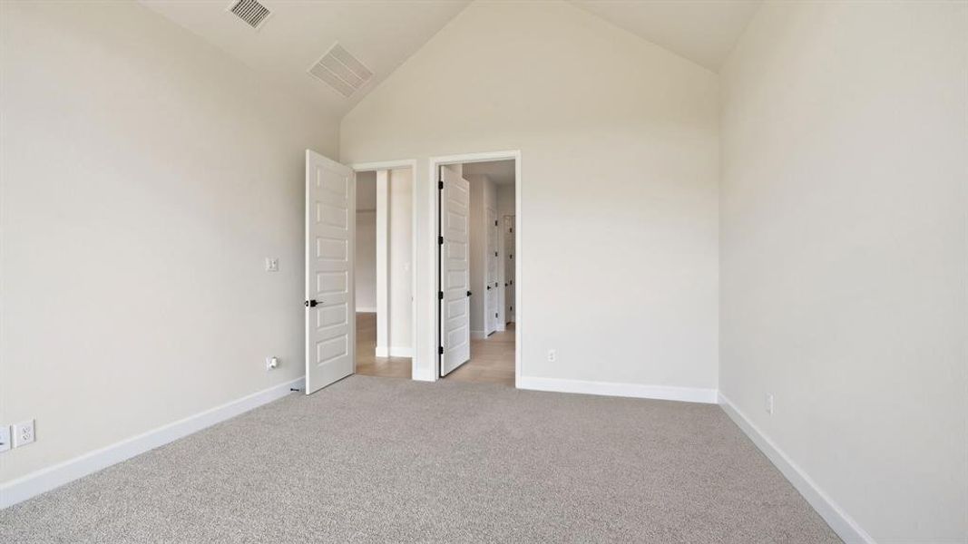 Spacious, unfurnished interior of a new home in Talon Hills, Fort Worth (Image 16).