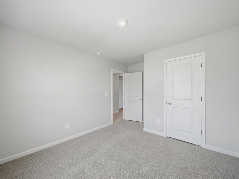 Spacious, unfurnished interior of a new home in Pleasant Brook, Greenville (Image 19).