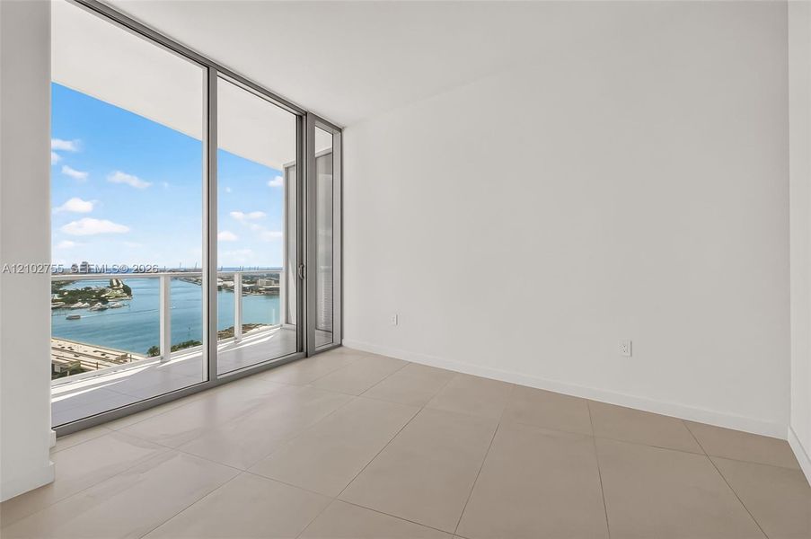 Spacious, unfurnished interior of a new home in , Miami (Image 22).