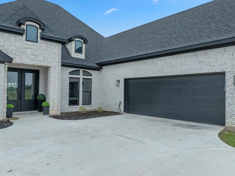 Exterior details and patio area of a home in , Hillsboro (Image 25).