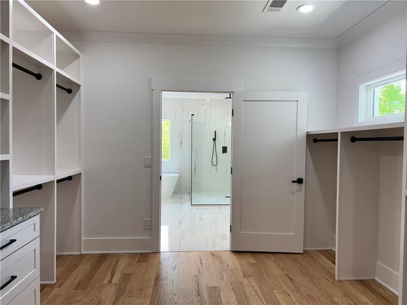 Spacious, unfurnished interior of a new home in , Buford (Image 58).