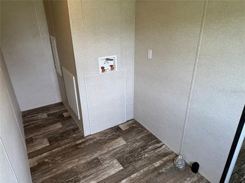 Spacious, unfurnished interior of a new home in , Lake Panasoffkee (Image 23). Spacious, unfurnished interior of a new home in , Lake Panasoffkee (Image 23).