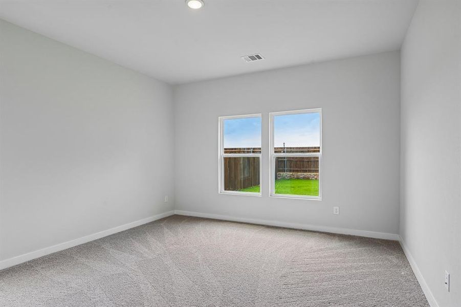 Spacious, unfurnished interior of a new home in Lone Oak, Alvarado (Image 19).