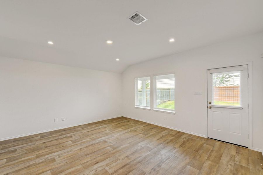 Spacious, unfurnished interior of a new home in , Fulshear (Image 22). Spacious, unfurnished interior of a new home in , Fulshear (Image 22).