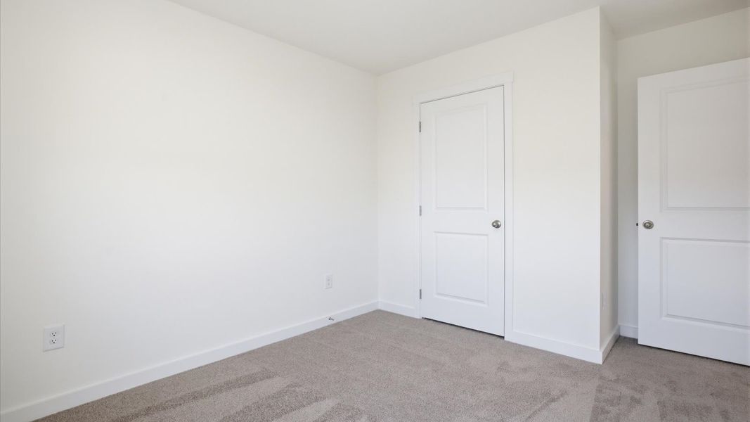 Spacious, unfurnished interior of a new home in Emory Creek, Harriman (Image 18).