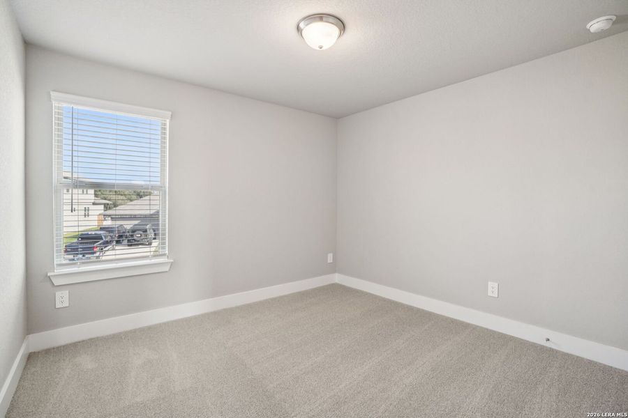 Spacious, unfurnished interior of a new home in Lark Canyon, New Braunfels (Image 28).