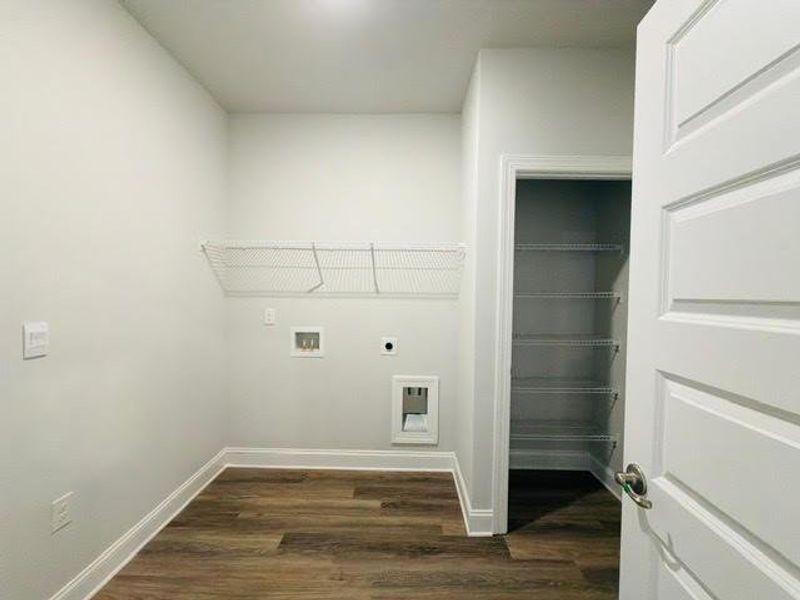 Spacious, unfurnished interior of a new home in Tuscany Hills, Douglasville (Image 36).