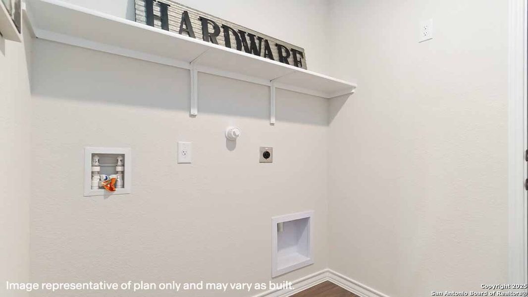 Spacious, unfurnished interior of a new home in The Birch at Spencer Ranch, Boerne (Image 19). Spacious, unfurnished interior of a new home in The Birch at Spencer Ranch, Boerne (Image 19).