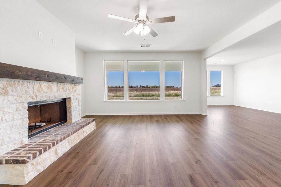 Spacious, unfurnished interior of a new home in Clear Sky Addition, Valley View (Image 21). Spacious, unfurnished interior of a new home in Clear Sky Addition, Valley View (Image 21).