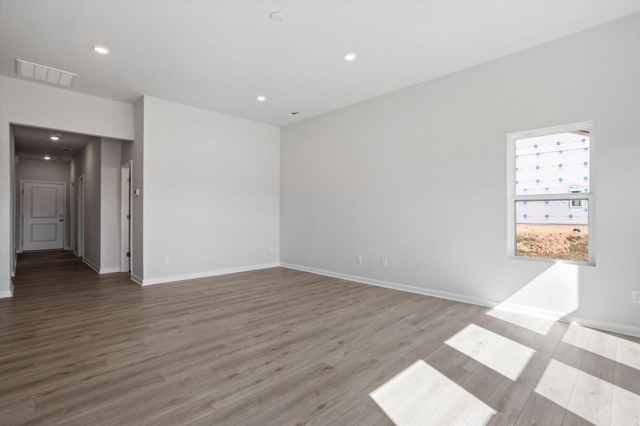 Spacious, unfurnished interior of a new home in Cambridge Reserve, Angier (Image 18).