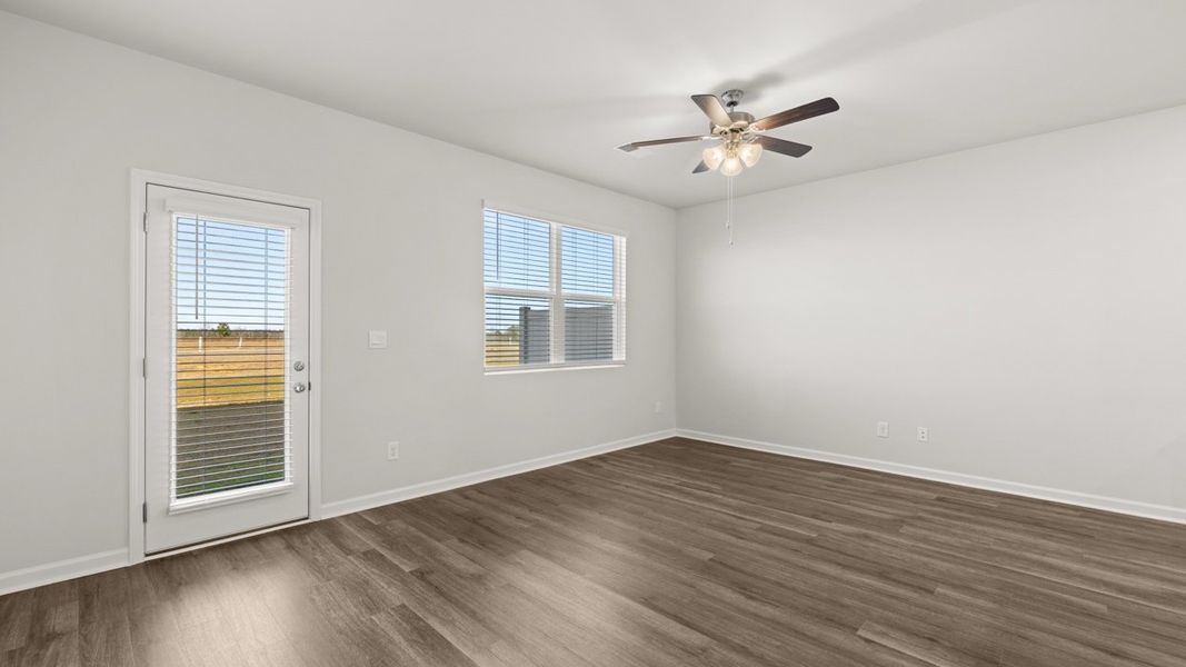 Spacious, unfurnished interior of a new home in Weatherstone, Grovetown (Image 14).