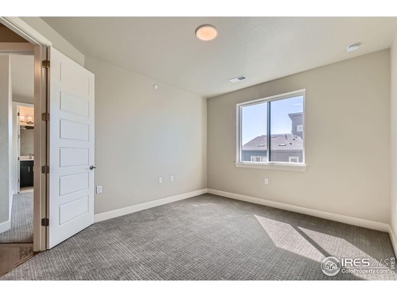 Spacious, unfurnished interior of a new home in Baseline, Broomfield (Image 19).