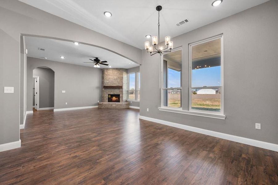 Spacious, unfurnished interior of a new home in , Grandview (Image 21).