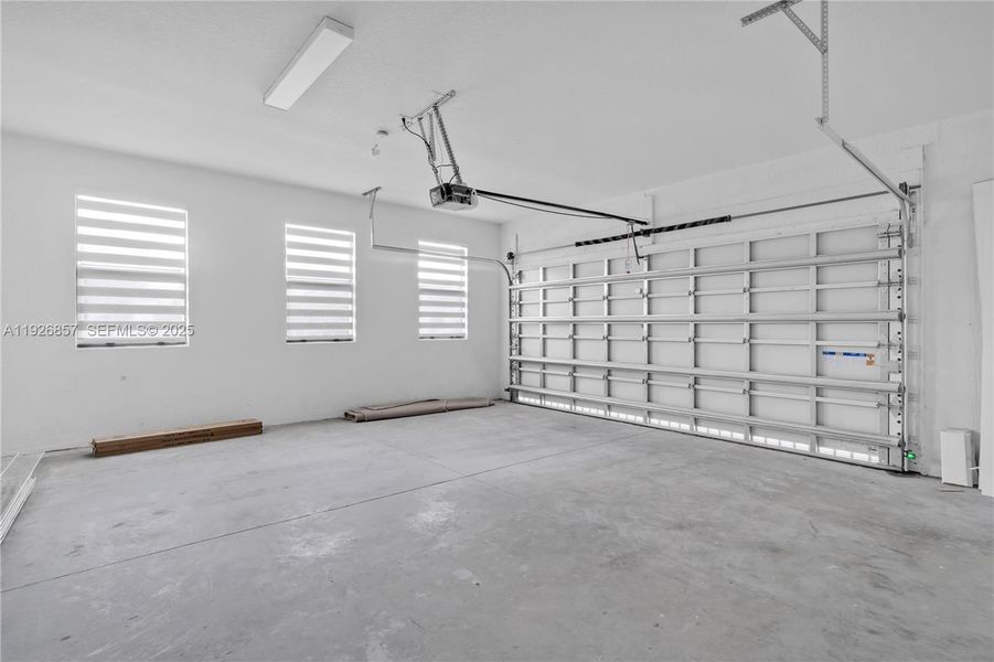 Spacious, unfurnished interior of a new home in , Miramar (Image 40).