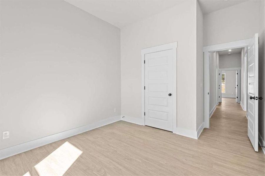 Spacious, unfurnished interior of a new home in , Temple (Image 34).
