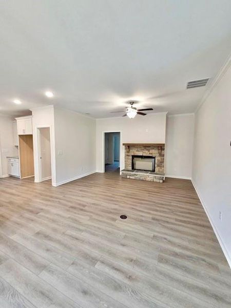 Spacious, unfurnished interior of a new home in , Waleska (Image 11).