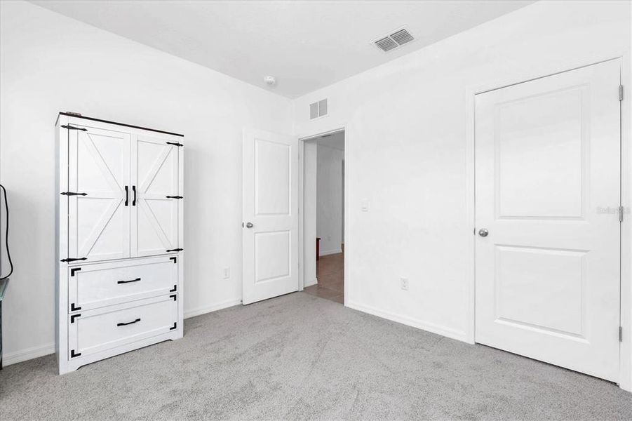 Spacious, unfurnished interior of a new home in , Wesley Chapel (Image 21).