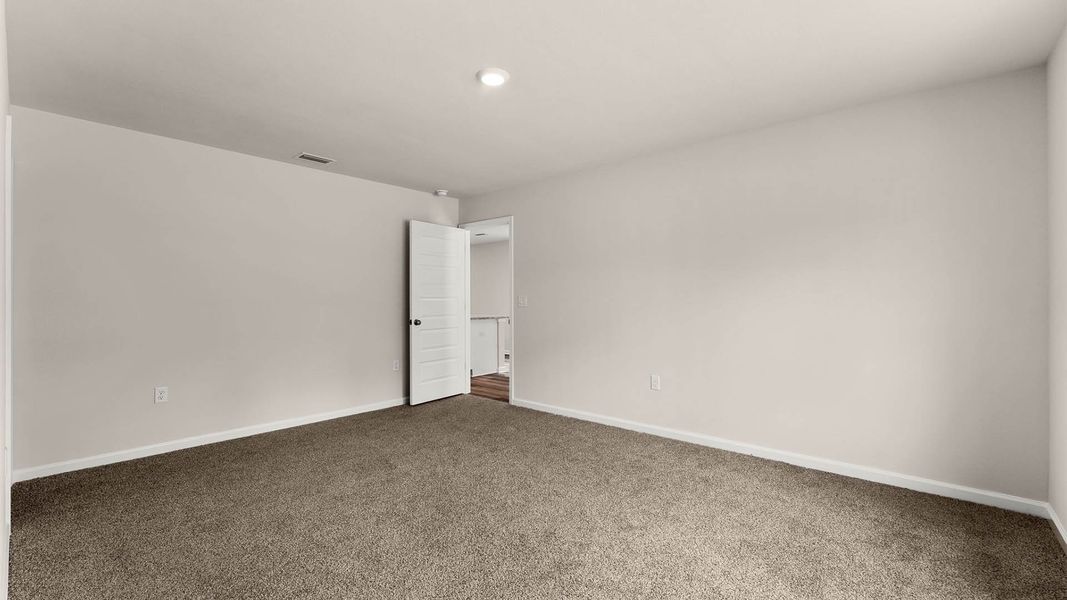 Spacious, unfurnished interior of a new home in Chateau Nemours, Port Saint Joe (Image 26).