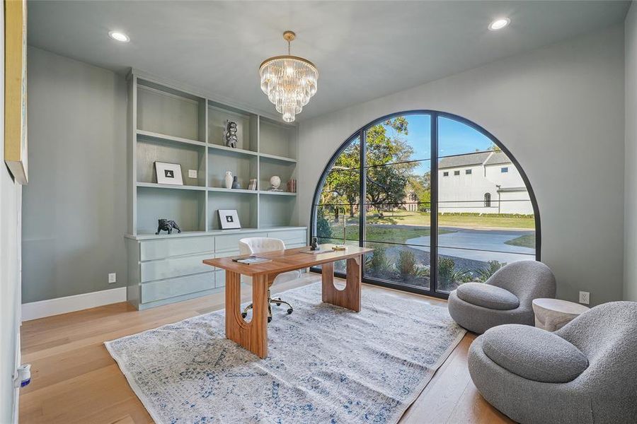 Furnished interior view inside a new home in , Dallas (Image 28). Furnished interior view inside a new home in , Dallas (Image 28).