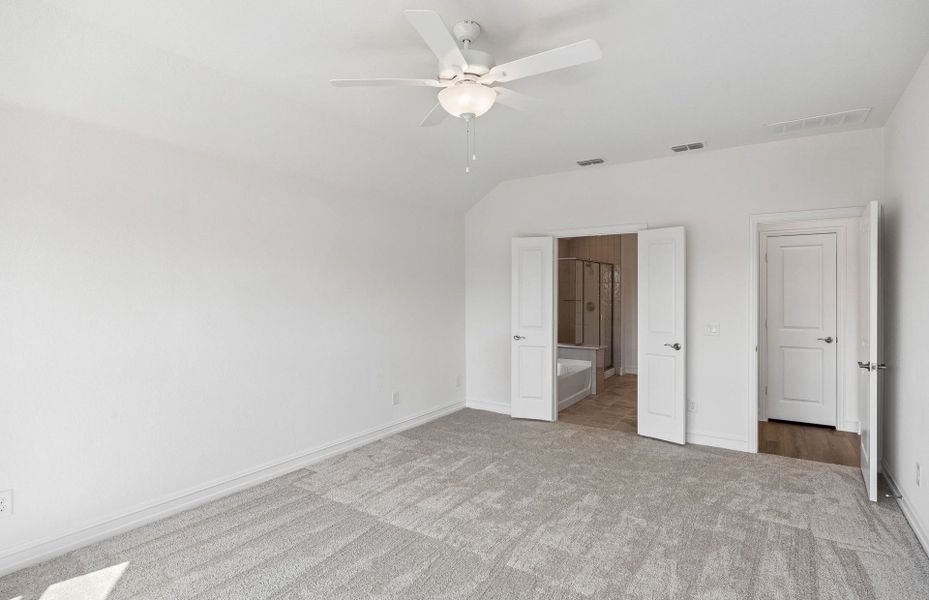 Spacious, unfurnished interior of a new home in Whitewing Trails, Princeton (Image 11). Spacious, unfurnished interior of a new home in Whitewing Trails, Princeton (Image 11).