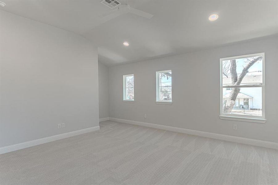 Spacious, unfurnished interior of a new home in , Fort Worth (Image 30).