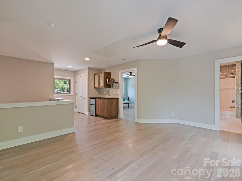 Spacious, unfurnished interior of a new home in , Asheville (Image 23).