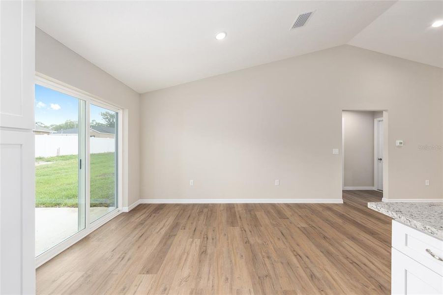 Spacious, unfurnished interior of a new home in , Dunnellon (Image 39). Spacious, unfurnished interior of a new home in , Dunnellon (Image 39).