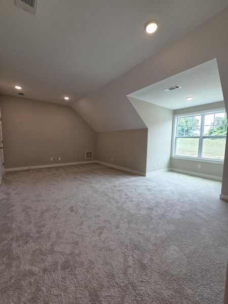 Spacious, unfurnished interior of a new home in Twin Oaks, Oakland (Image 29).