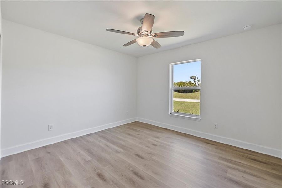 Spacious, unfurnished interior of a new home in Cape Coral, Cape Coral (Image 26).