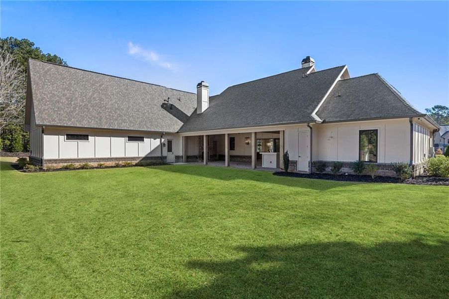 Exterior details and patio area of a home in , Alpharetta (Image 4).