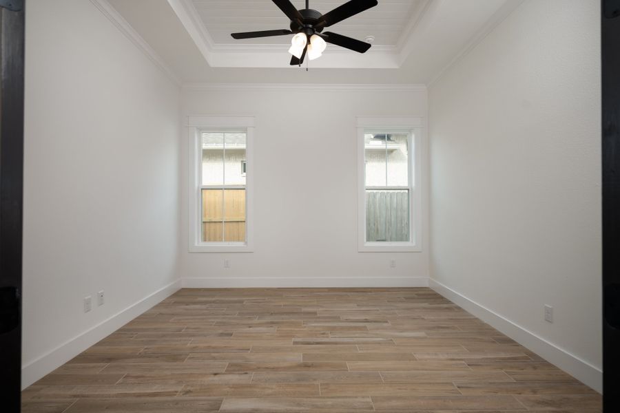Spacious, unfurnished interior of a new home in Greens Prairie Reserve, College Station (Image 29).