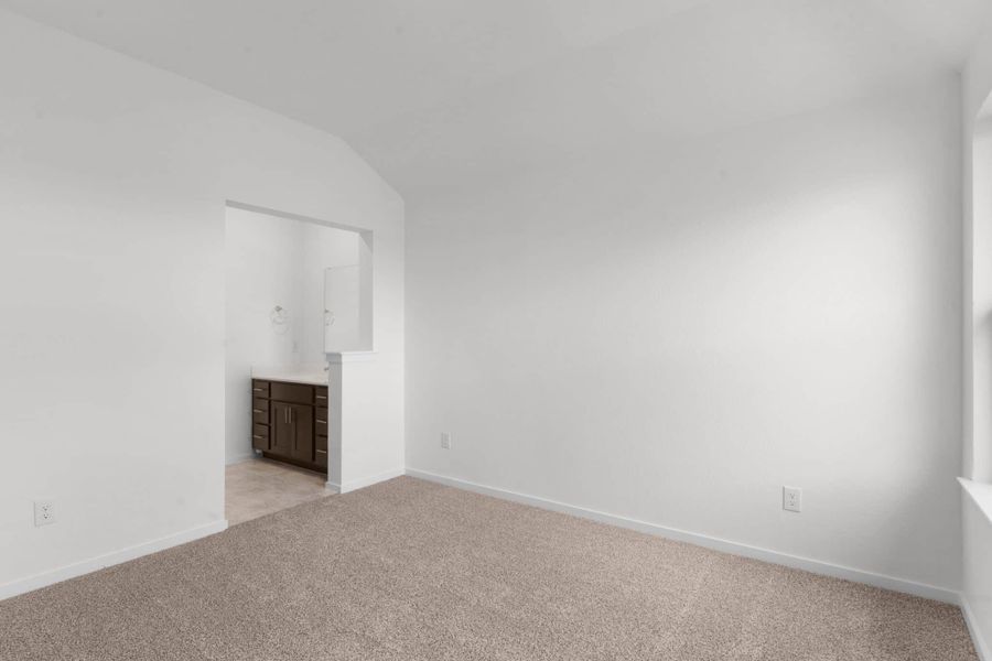 Spacious, unfurnished interior of a new home in Briarwood, Elgin (Image 18).