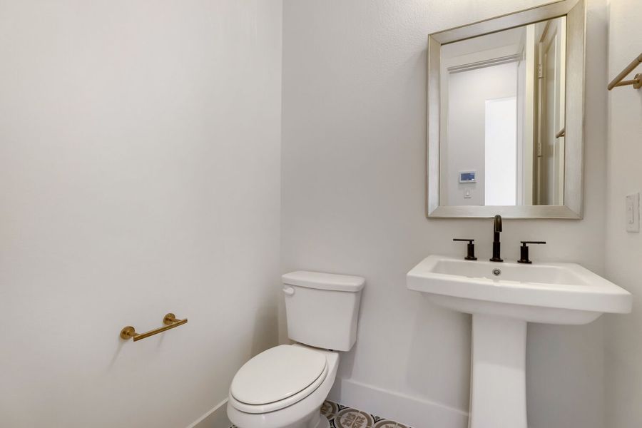 791 Falls - Powder Bathroom