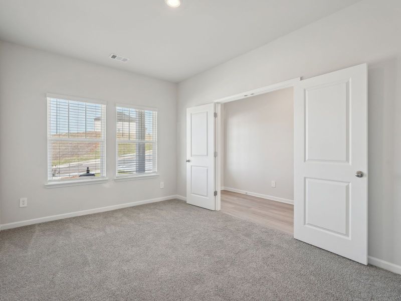 Spacious, unfurnished interior of a new home in Manning Mill, Adairsville (Image 18).