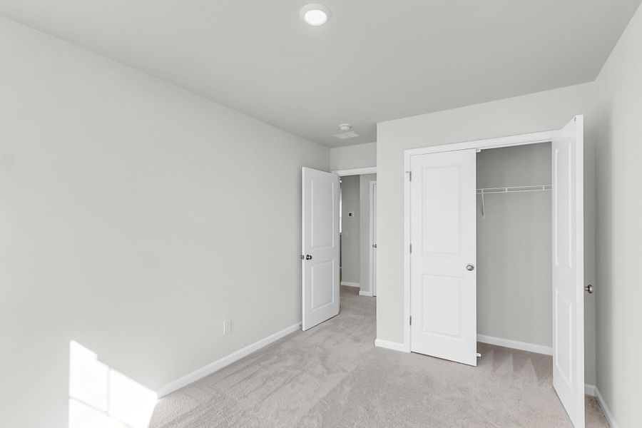Spacious, unfurnished interior of a new home in Central Creek, Goose Creek (Image 24).