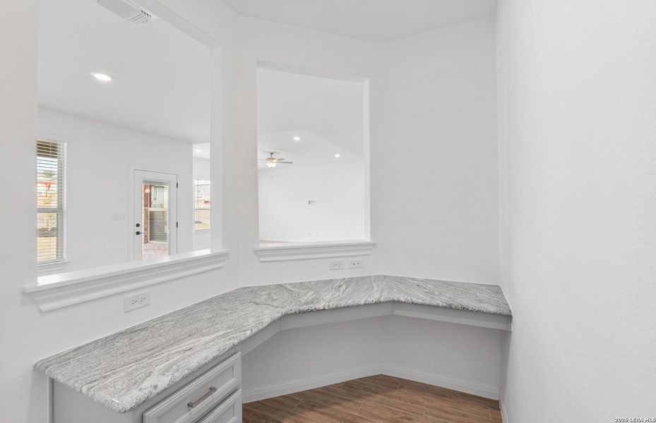 Spacious, unfurnished interior of a new home in Davis Ranch, San Antonio (Image 46).