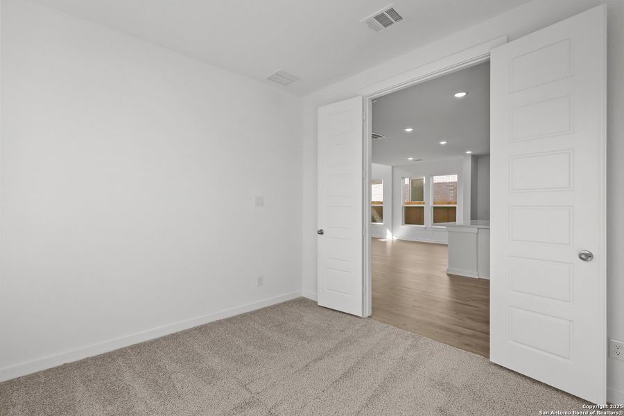 Spacious, unfurnished interior of a new home in Stillwater Ranch, San Antonio (Image 31). Spacious, unfurnished interior of a new home in Stillwater Ranch, San Antonio (Image 31).