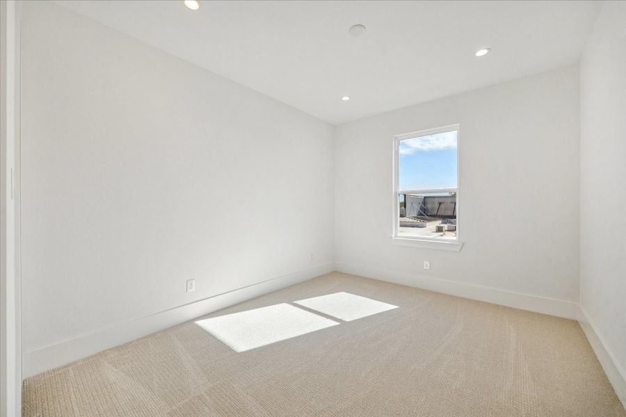 Spacious, unfurnished interior of a new home in , Houston (Image 36).