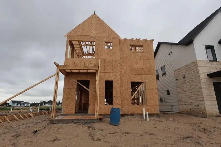 Let us show you how our advanced framing techniques have stood the test of time and allow more insulation for a quieter and more energy-efficient home. Let us show you how our advanced framing techniques have stood the test of time and allow more insulation for a quieter and more energy-efficient home.