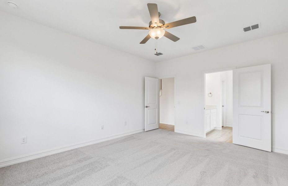 Spacious, unfurnished interior of a new home in Anna Town Square, Anna (Image 10).