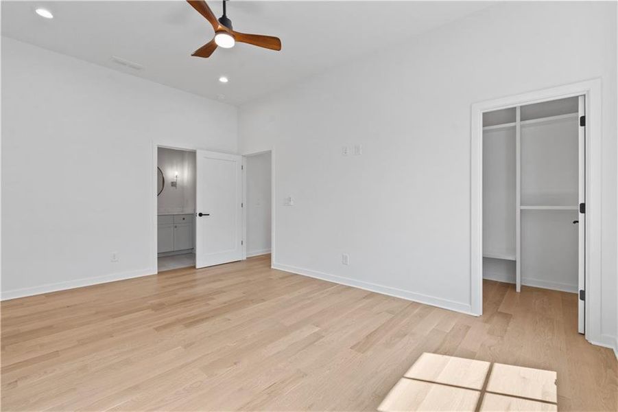 Spacious, unfurnished interior of a new home in , Alpharetta (Image 87).