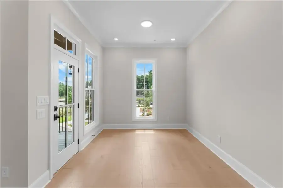 Spacious, unfurnished interior of a new home in Park Walke, Alpharetta (Image 22).